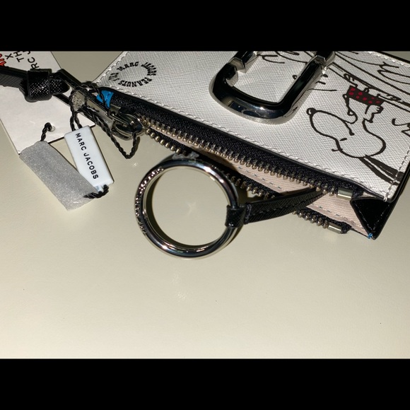 NEW! Snoopy x Marc Jacobs Snapshot Multi Wallet - Picture 10 of 15